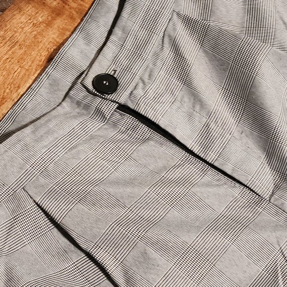 Black and Red Detailed Trouser - Picture 3 of 9